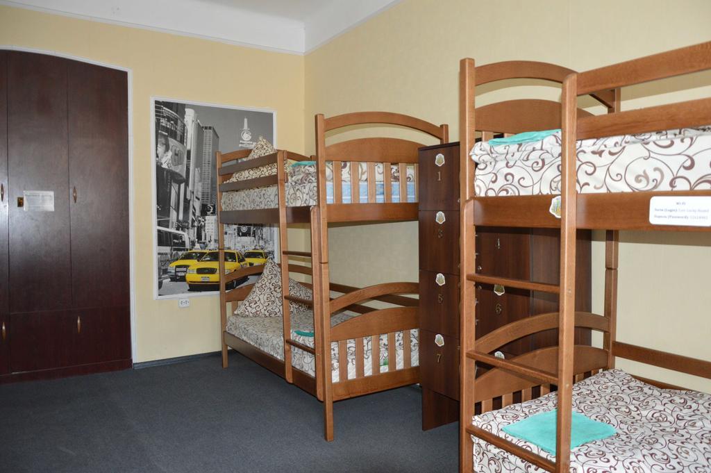 Lviv Lucky Hostel Exterior photo