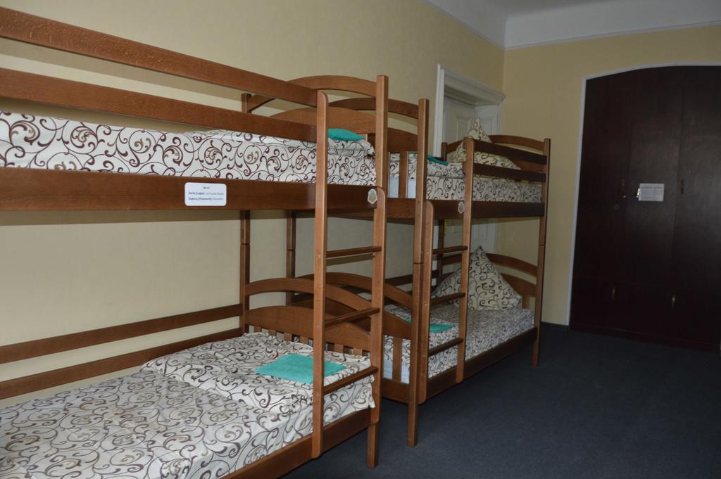 Lviv Lucky Hostel Exterior photo
