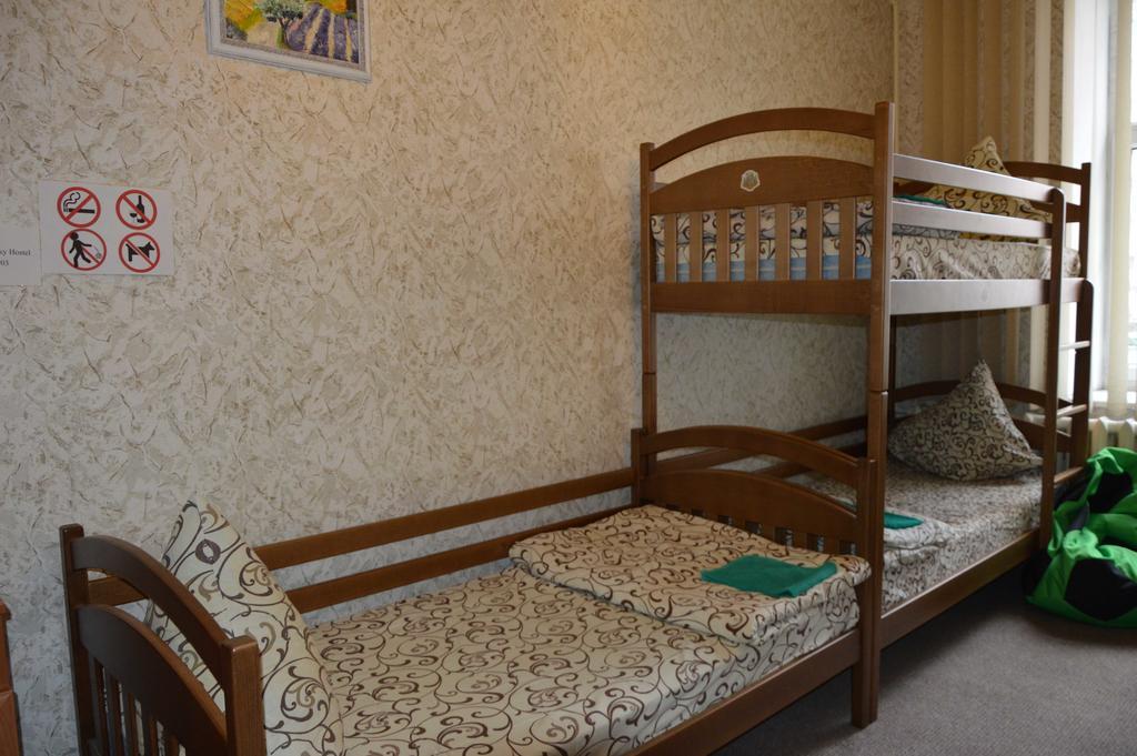 Lviv Lucky Hostel Exterior photo