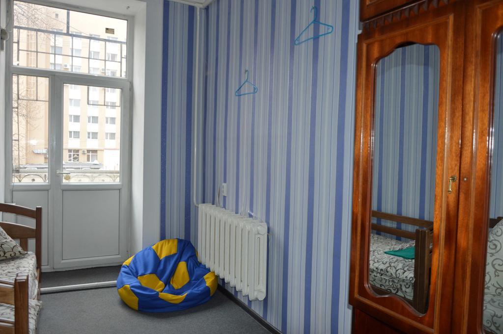Lviv Lucky Hostel Exterior photo