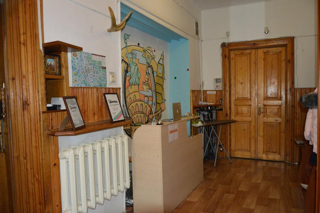 Lviv Lucky Hostel Exterior photo