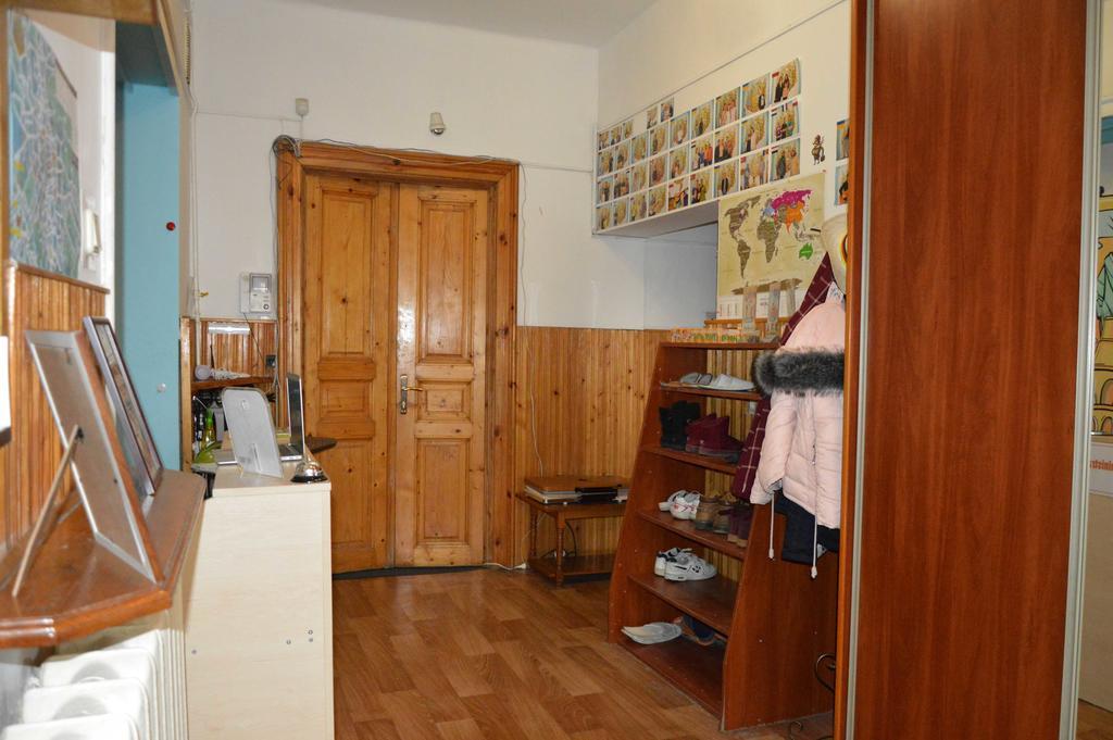 Lviv Lucky Hostel Exterior photo