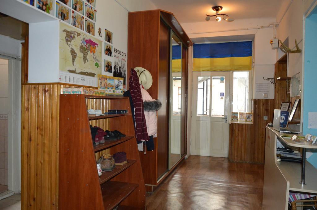 Lviv Lucky Hostel Exterior photo