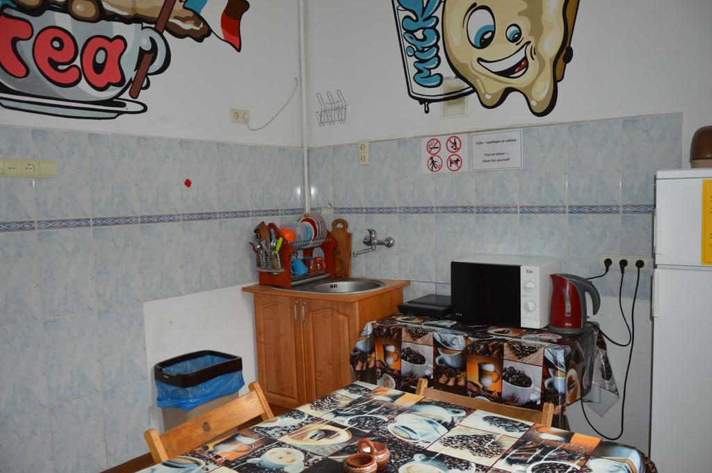Lviv Lucky Hostel Exterior photo